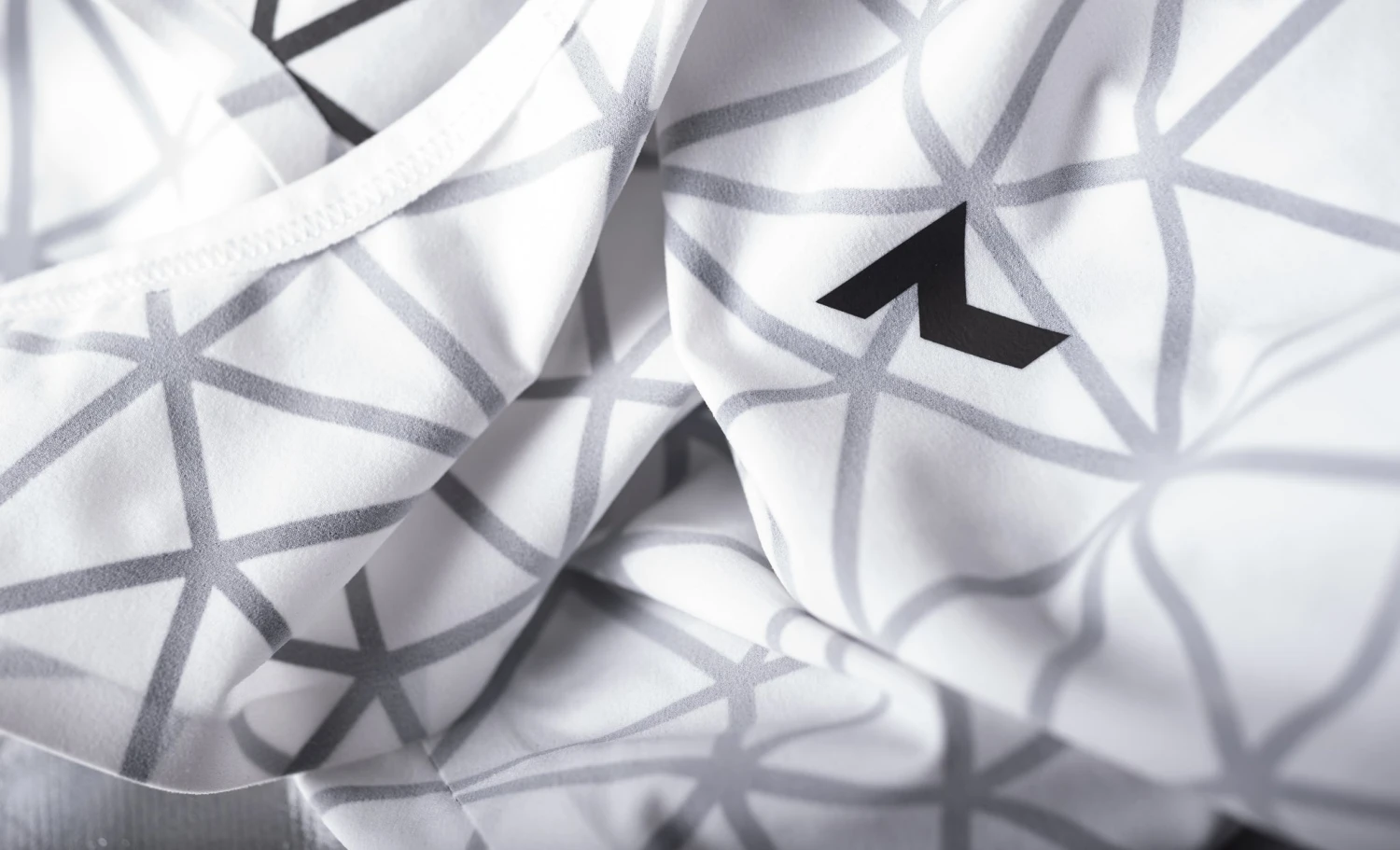 Ryzon Triathlon Sonar Graphene Swimsuit 5 Ryzon Triathlon Sonar Graphene Swimsuit