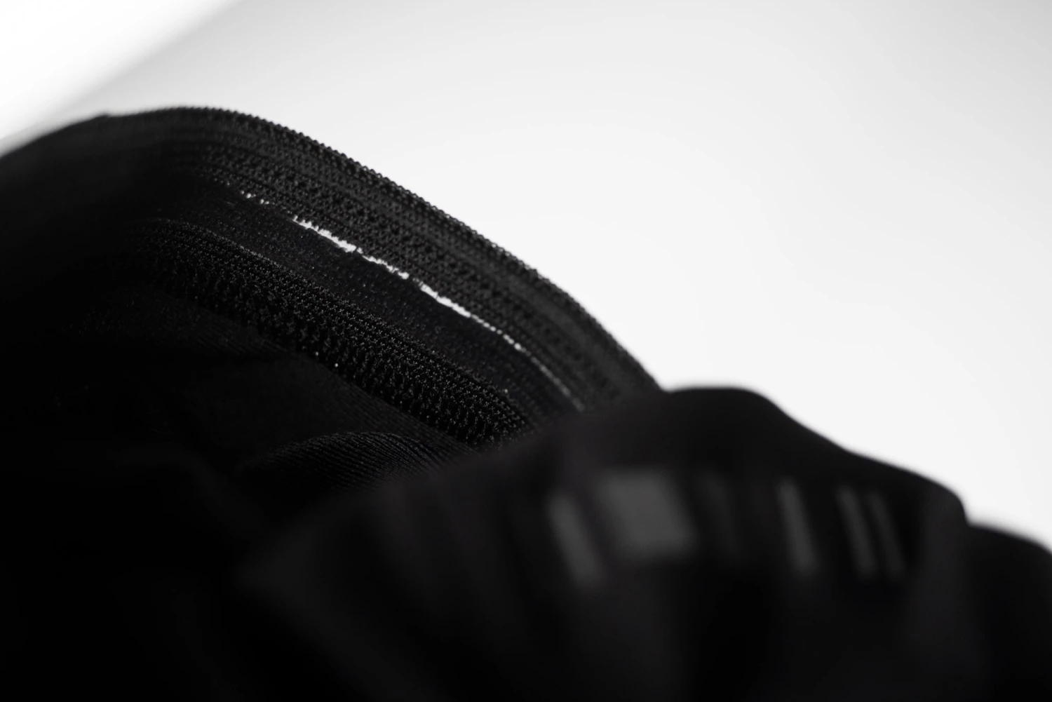 Ryzon Radius Knee Warmers - 2nd Generation Outlet 5 Ryzon Radius Knee Warmers - 2nd Generation Outlet