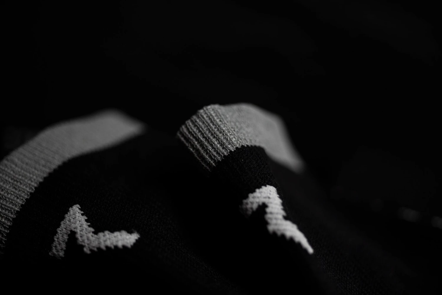 Ryzon Trace Performance Reflective Socks 7 Ryzon Trace Performance Reflective Socks